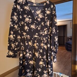 SHEIN Black Floral Long Sleeve Dress